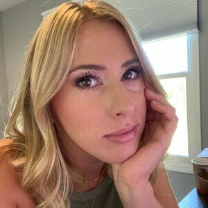 Meet your Posher, Carolyn